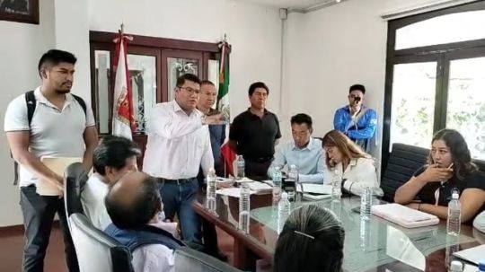 Después de negarse a recibirlos, alcaldesa de San Pablo del Monte llama al diálogo a comerciantes