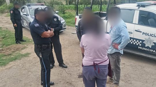 Acción coordinada entre la policía municipal y estatal de género atiende caso de violencia familiar en Huamantla