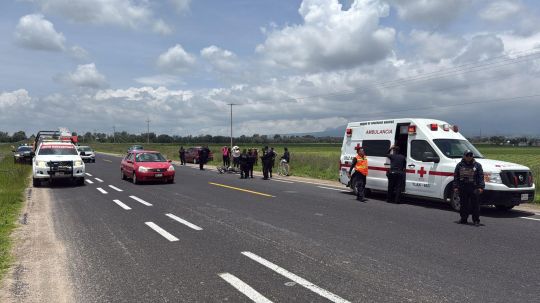 Policía Municipal de Huamantla auxilia en accidente sobre carretera al Carmen Xalpatlahuaya