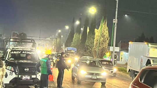 Inaugura Ayuntamiento de SPM rehabilitación de alumbrado en carretera Vía Corta