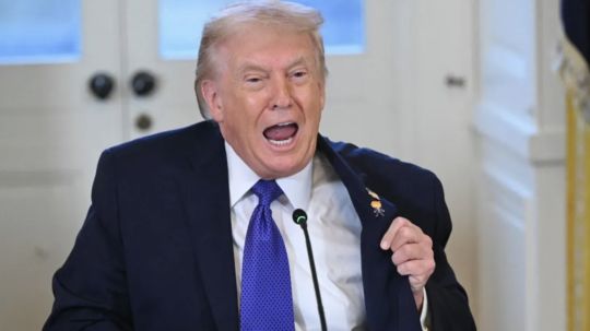 Trump impondrá aranceles del 25% a países que tengan acuerdo comercial con Irán