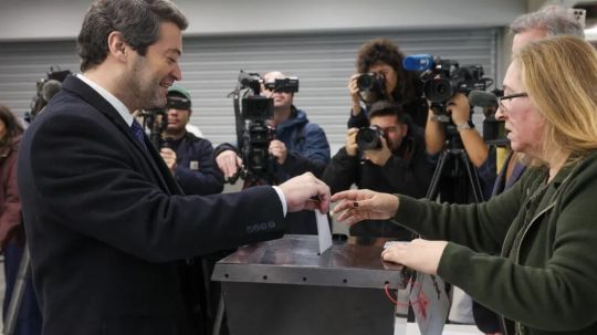 Con mal clima y José Seguro como favorito: Esto sabemos de la segunda vuelta de elecciones presidenciales en Portugal