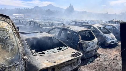 Abogados se lanzan por indemnizaciones tras incendio en corralón de Tzompantepec