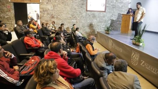 Cuauhtémoc Pérez refuerza propuesta sindical con respaldo de docentes de Zacatelco y Tlaxcala