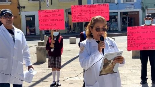 Marchan veterinarios en Tlaxcala contra ola de violencia; exigen justicia por @sesinatos de colegas