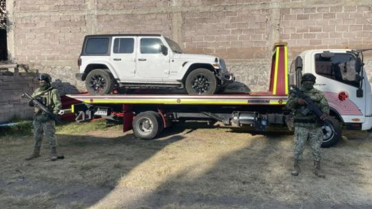 Aseguran armas y autos de lujo del CJNG en Tlaxcala