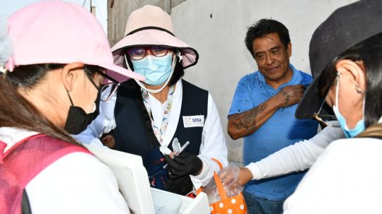 SESA e IMSS-Bienestar despliegan brigadas de vacunación contra sarampión en Tepetitla