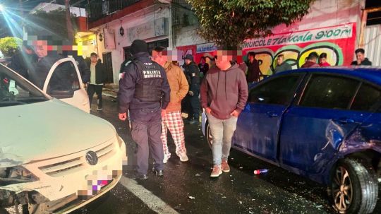 Policía municipal de Tlaxcala controla riña tras choque entre vehículos