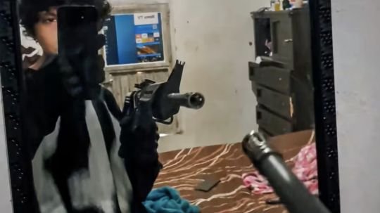 Un estudiante mata a tiros a dos profesoras en Michoacán y se exhibe en las redes sociales