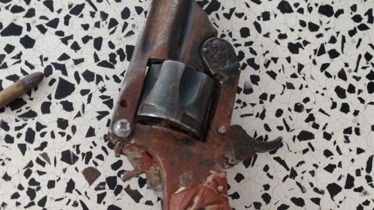 Cae la rata en Huamantla: golpeaba a una mujer, huye y lo agarran armado