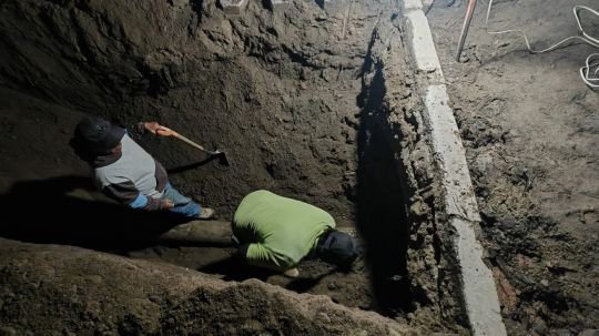 Atiende Capamh fuga de agua en boulevard Cuamanco para garantizar el suministro