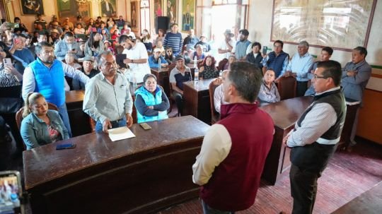 Alcalde Alfonso Sánchez García atiende a vecinas y vecinos de la comunidad de Acuitlapilco