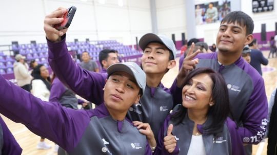 Abandera gobernadora a selección tlaxcalteca rumbo a la olimpiada nacional CONADE 2026