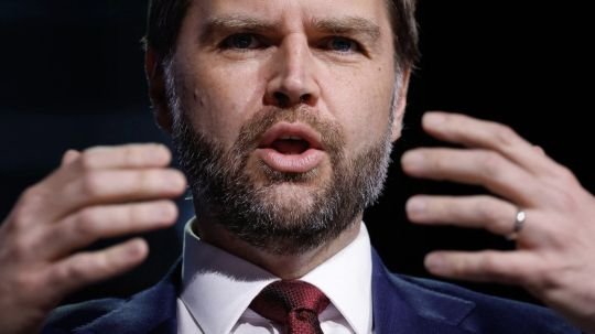 Vicepresidente de EU recibe críticas en un foro juvenil de derecha