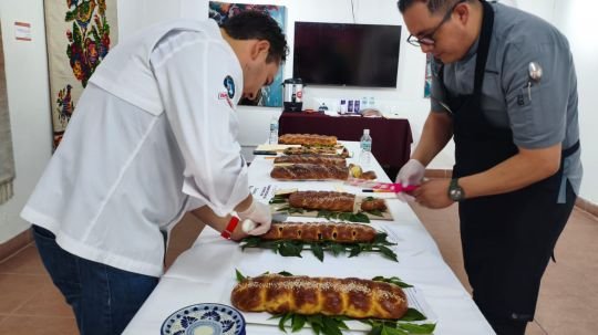 21 Piezas compiten en concurso estatal que fortalece tradición del pan de fiesta en Tlaxcala