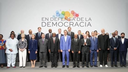 Clausuran cumbre de líderes progresistas realizada en Barcelona