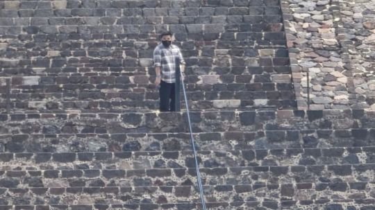 Disparos en Teotihuacán desatan miedo entre turistas; 15 personas cayeron de pirámide al huir