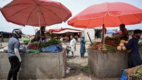 Volverán a la pobreza 30 millones por la guerra en Medio Oriente, alerta la ONU