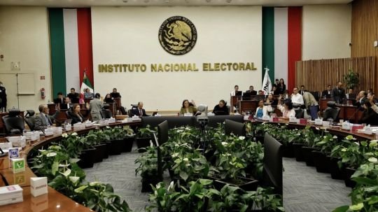 El INE busca atajar actos anticipados de campaña en partidos