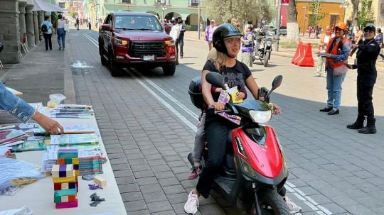 Ayuntamiento de Tlaxcala acerca libros a la ciudadanía con carril de la cultura