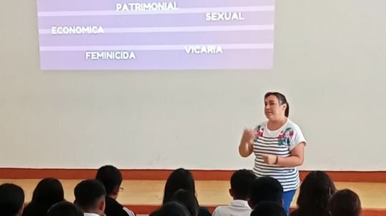 IMM Huamantla realiza plática de prevención de la violencia en la Escuela Secundaria Moisés Sáenz
