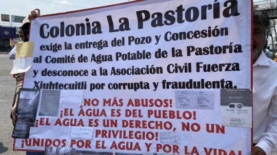 Manifestantes impiden paso de Sheinbaum en carretera Texcoco- Lechería; exigen acceso a agua potable
