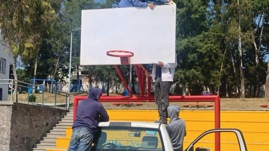 Con más territorio y menos escritorio, cada día hay más resultados en calles y colonias de la capital