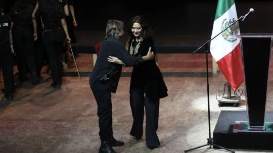 Acercamiento de opositores a ultraderechista Díaz Ayuso revela su rechazo a política de bienestar: Sheinbaum