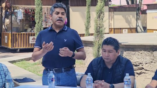 Artesanos rechazan contrato de comodato y exigen transparencia por carritos en el Parque Xicohténcatl
