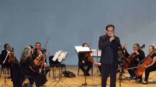 Entre boleros y rancheras, la UATx celebra el Día de la madre