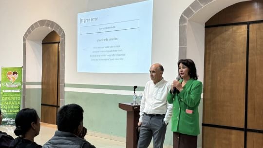 Gobierno municipal de Huamantla promueve crianza positiva con conferencia conectar antes de corregir