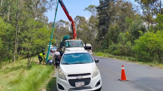 Avanza gobierno de Alfonso Sánchez en el fortalecimiento de la iluminación y seguridad en Metepec con nuevos postes