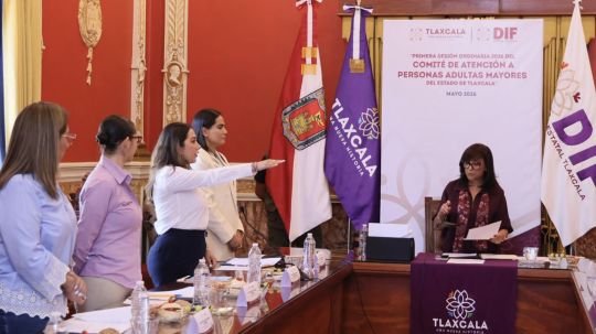 Gobernadora rinde protesta al comité de atención a personas adultas mayores