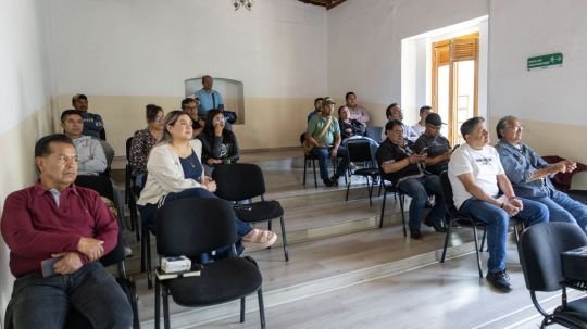 Capacitan en Huamantla sobre levantamiento de redes de agua potable y alcantarillado