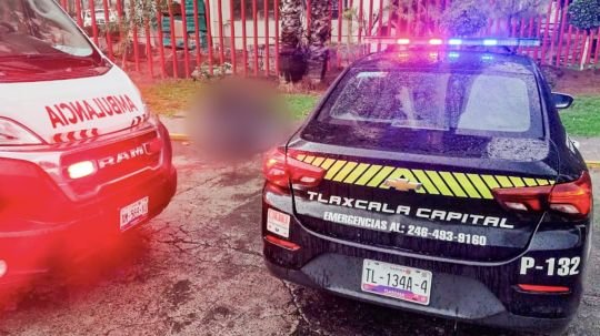 Policía municipal de Tlaxcala acordona zona donde fue localizado un hombre inconsciente en Avenida Universidad