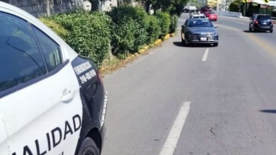 Atiende policía municipal de Tlaxcala reporte de atropellamiento en bulevar Ocotlán