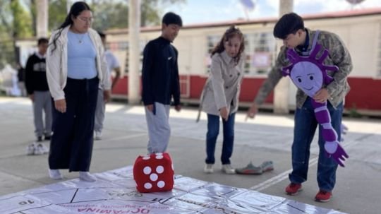 Los Tesoros de la Malinche llevan el conocimiento a Telesecundaria Cuauhtémoc de Muñoztla