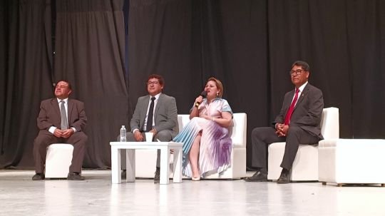 Esencial la labor del Contador Público para un buen manejo financiero del ciudadano: Rector de la UATx