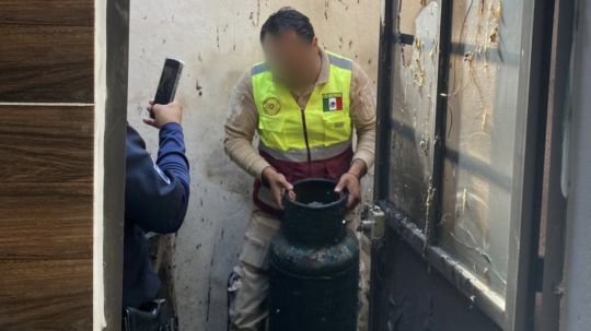Protección civil municipal de Tlaxcala controla explosión de gas en Acuitlapilco