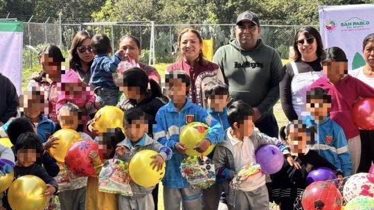 Continúa Ayuntamiento de SPM con entrega de despensas en escuelas del CONAFE