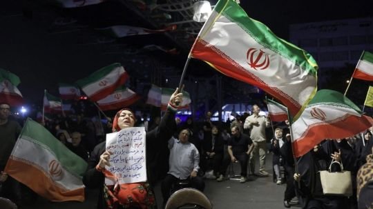 Irán suspende negociaciones con EU; acusa violación de alto el fuego