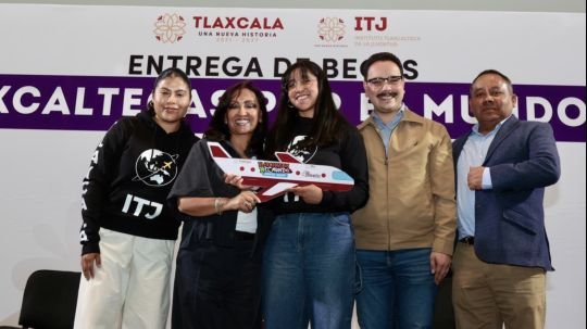 Entrega gobernadora becas tlaxcaltecas por el mundo 2026 a 200 jóvenes