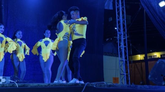 La Academia Elemental Latino Estudio llenó de ritmo y alegría el segundo día de las trecenas de San Antonio 2026