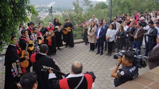 Callejoneada Universitaria fortalece la identidad y el orgullo UATx