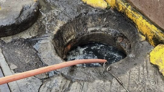 Refuerza ayuntamiento de Tlaxcala acciones preventivas para proteger a familias de la calle Zaragoza en Acuitlapilco