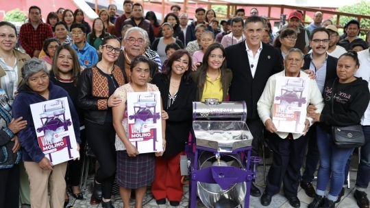Impulsa gobernadora bienestar con la entrega de 774 molinos familiares