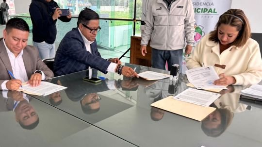 Firma Ana Lucía Arce convenio para brindar en San Pablo del Monte servicios del ISSSTE