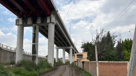 Gobierno de Alfonso Sánchez García da mantenimiento a calle revolución en San Esteban Tizatlán