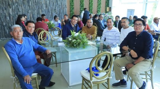 Preside Rector de la UATx la celebración por el Día del Padre del STUAT