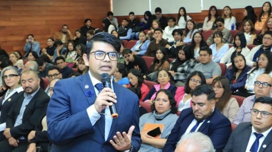 Presenta Serafín Ortiz nueva edición de su obra Fundamentos de la Teoría de la Argumentación Jurídica